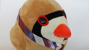 El Kickstarter para hacer peluches de palomos de Hatoful Boyfriend está siendo un auténtico éxito