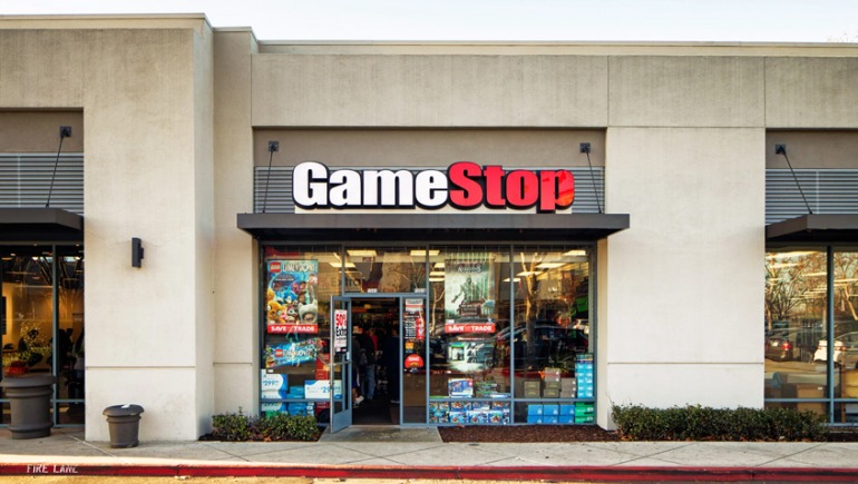 GameStop sigue sin acatar restricciones y es forzado a cerrar en Boston GameStop sigue sin acatar restricciones y es forzado a cerrar en Boston
