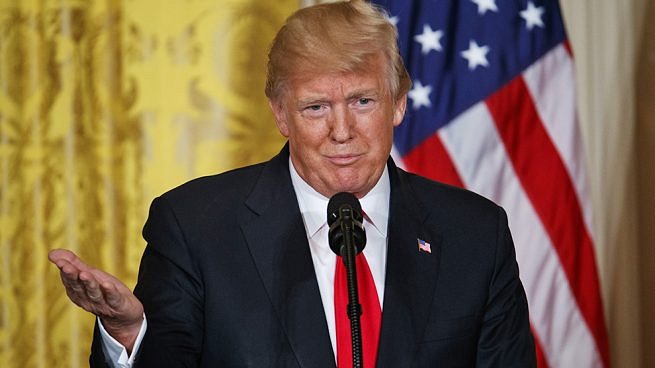 Trump planea subir aranceles a dispositivos fabricados en China Trump planea subir aranceles a dispositivos fabricados en China